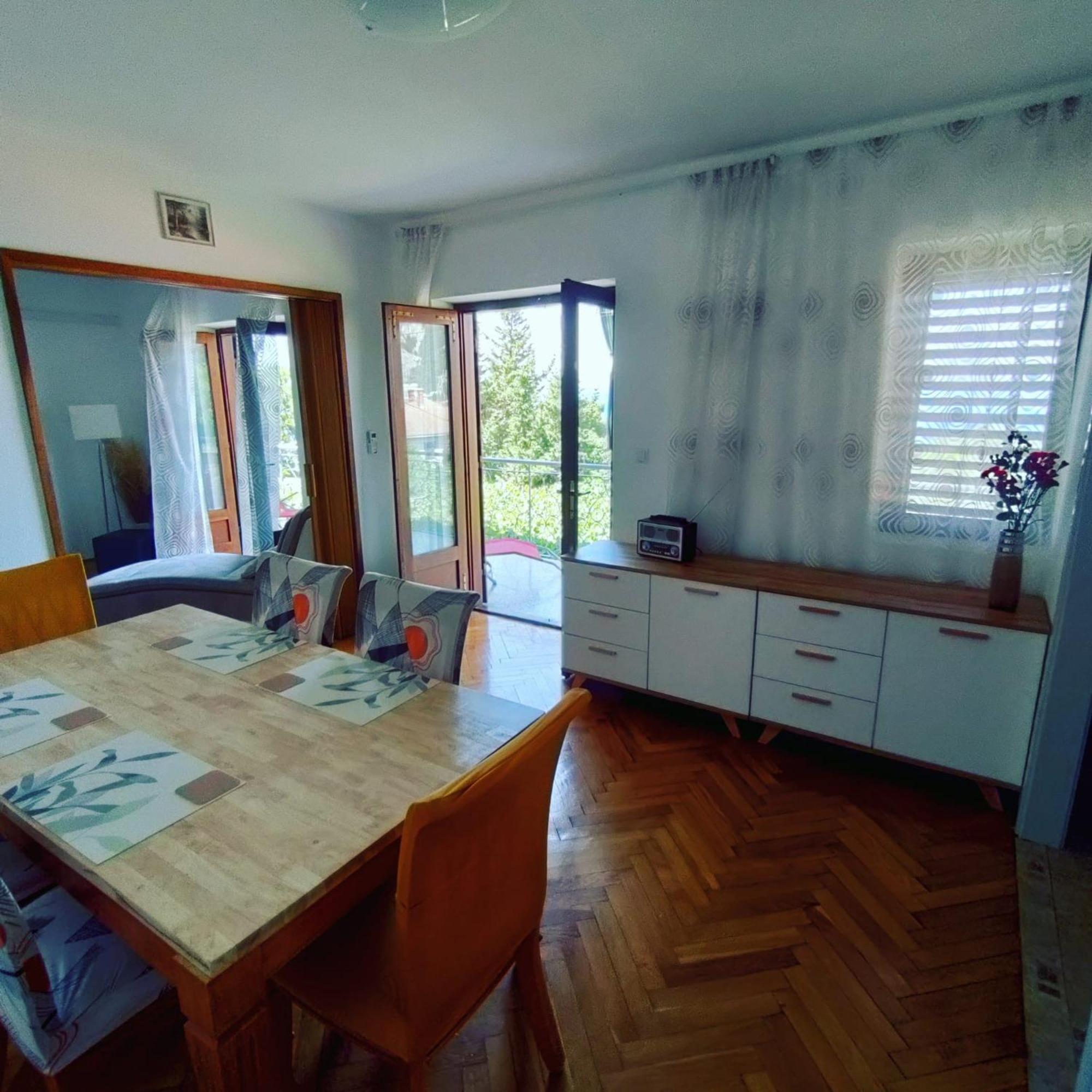 Apartment Mlija Омиш Экстерьер фото